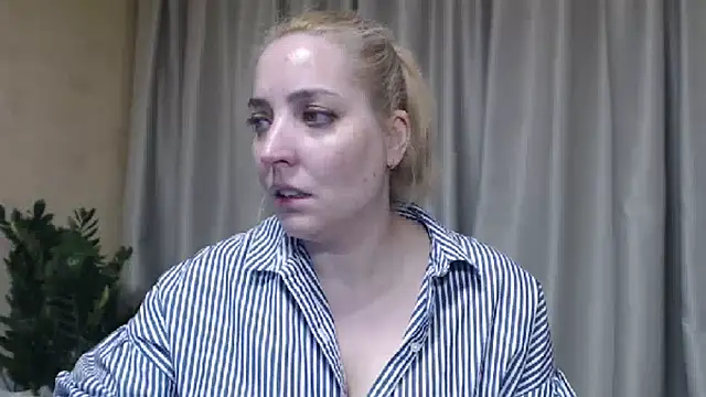 Snapshot of sweetpussy chatting on May 8, 2026, 3:49 pm sweetpussy online show from May 8, 2026, 3:49 pm