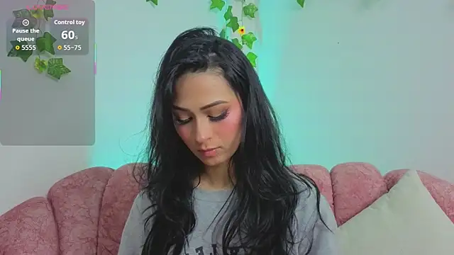 Snapshot of Madison_Cortes chatting on December 15, 2025, 9:53 pm Madison Cortes online show from December 15, 2025, 9:53 pm