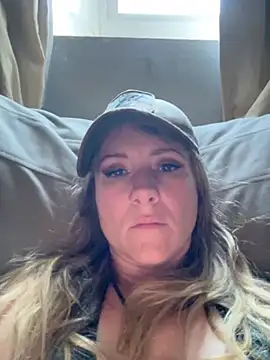 alluringpixie online show from March 25, 2026, 1:32 pm