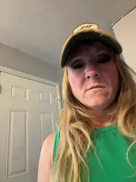 alluringpixie online show from April 7, 2026, 2:41 pm