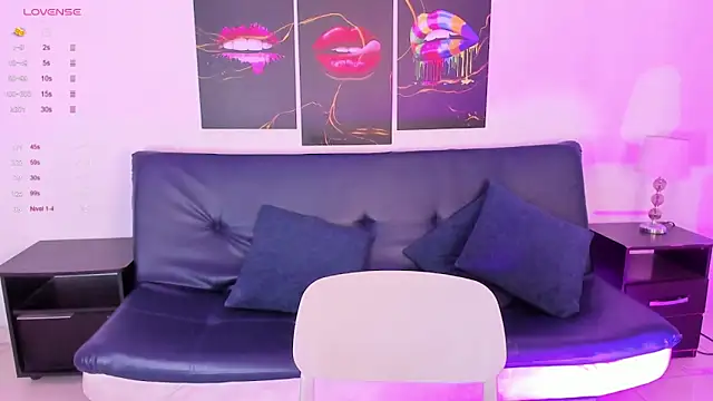 vaalentiino online show from March 4, 2026, 2:03 pm