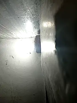 xhanm online show from February 25, 2026, 4:51 pm