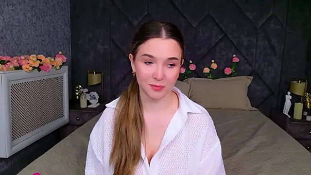 Lina Sinerz online show from March 25, 2026, 8:30 pm