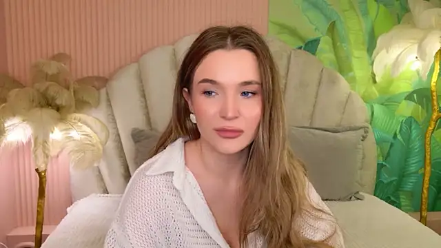 Lina Sinerz online show from May 31, 2026, 5:08 pm