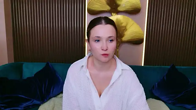 Lina Sinerz online show from February 18, 2026, 3:41 pm