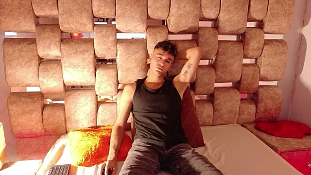 KathyAiden online show from March 25, 2026, 7:35 pm