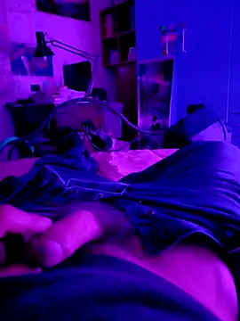 Snapshot of barbone15 chatting on April 15, 2026, 8:42 pm barbone15 online show from April 15, 2026, 8:42 pm