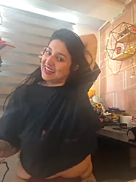 Magenta Moon online show from March 24, 2026, 6:19 pm