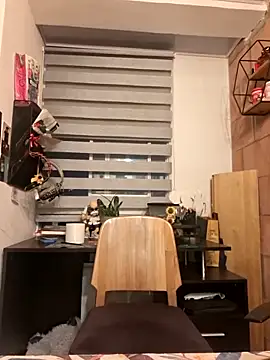 Magenta Moon online show from February 3, 2026, 11:43 pm