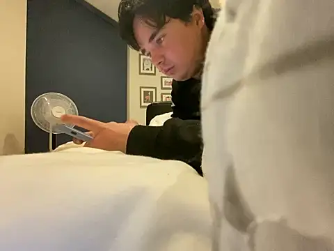 phantom898983 online show from December 17, 2025, 2:49 am