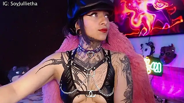 Julls420  online show from March 1, 2026, 4:34 am