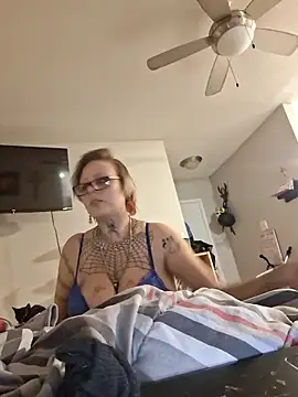 SpiderRose online show from May 5, 2026, 7:44 am