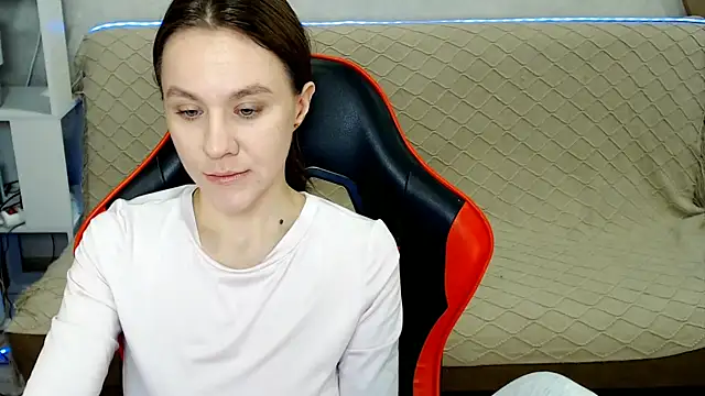 Snapshot of MiaBun1 chatting on January 16, 2026, 2:48 am MiaBun1 online show from January 16, 2026, 2:48 am