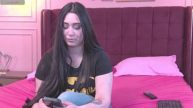 KendallVelvet online show from April 25, 2026, 1:41 pm