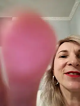 Snapshot of AhlyssaLove1155 chatting on December 14, 2025, 2:55 pm AhlyssaLove1155 online show from December 14, 2025, 2:55 pm