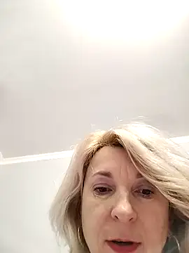 AhlyssaLove1155 online show from January 31, 2026, 7:12 pm