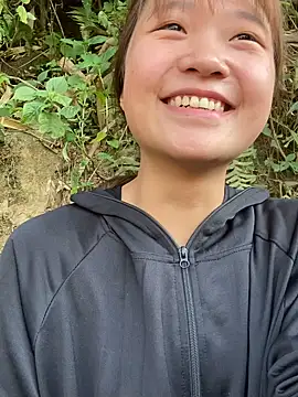 hinata-xx online show from April 12, 2026, 10:07 am