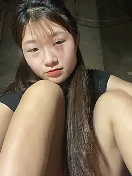 hinata-xx online show from April 18, 2026, 3:53 am