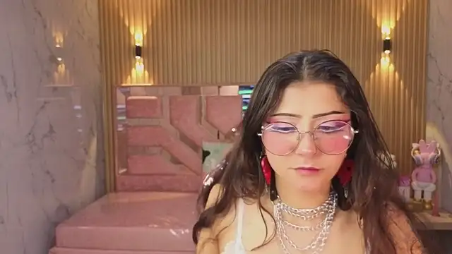 miss devil s online show from February 19, 2026, 3:03 am