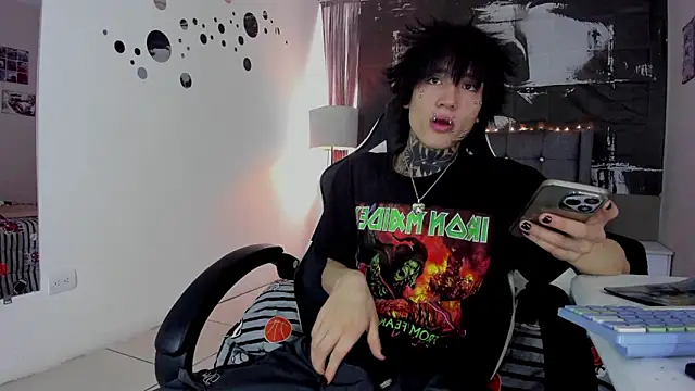 koryu skull online show from February 3, 2026, 8:14 pm