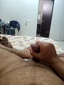 Snapshot of johny044 chatting on March 5, 2026, 6:43 am johny044 online show from March 5, 2026, 6:43 am