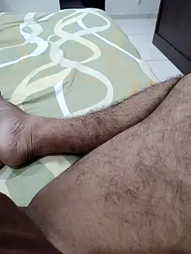 Snapshot of johny044 chatting on April 2, 2026, 12:01 pm johny044 online show from April 2, 2026, 12:01 pm