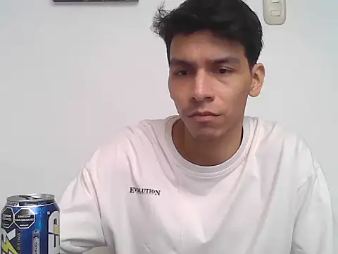 Patrick3 5556 online show from December 16, 2025, 8:35 pm