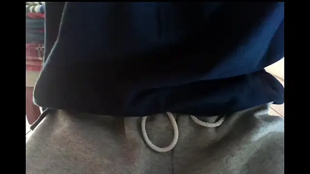 hydrum04 online show from December 15, 2025, 9:42 pm