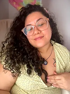 VanesssaMilf  online show from April 3, 2026, 2:56 pm