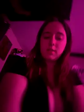 lunaazulxo online show from December 23, 2025, 10:47 am
