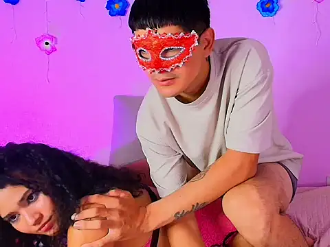 Thetoxicouple online show from December 17, 2025, 11:32 pm