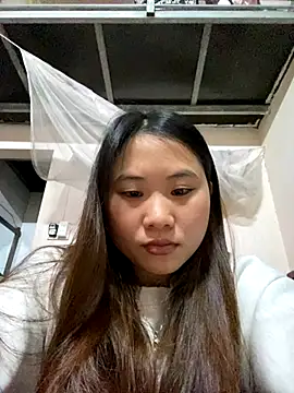 Ly-ly123 online show from December 17, 2025, 4:06 am