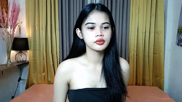 Ur hottestdella online show from May 14, 2026, 6:05 pm