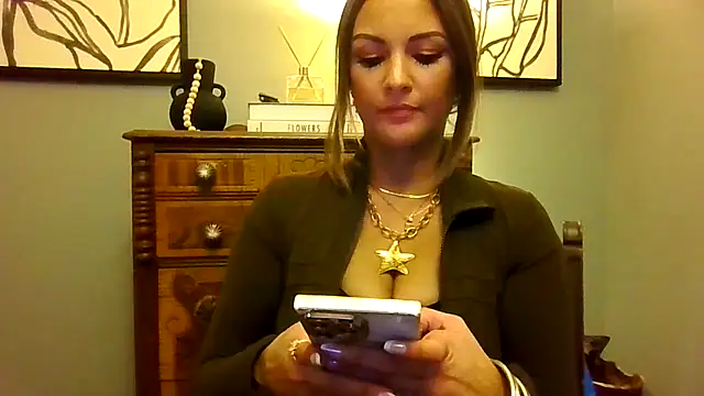 Snapshot of MagnoliaHoney chatting on April 4, 2026, 4:19 am MagnoliaHoney online show from April 4, 2026, 4:19 am