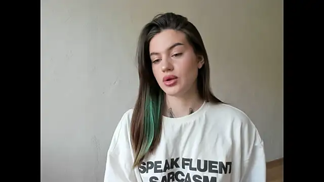NikkieKitty online show from April 30, 2026, 12:45 pm