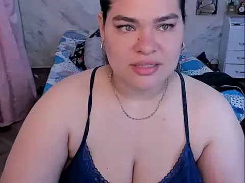 NinaFuentes2X online show from May 8, 2026, 4:38 am