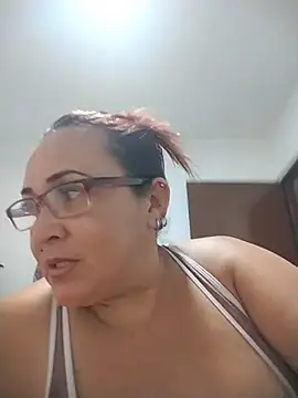 Nini Love  online show from March 27, 2026, 8:26 am