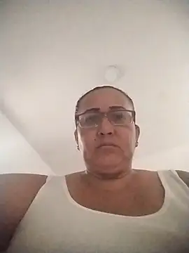 Nini Love  online show from March 27, 2026, 8:32 pm