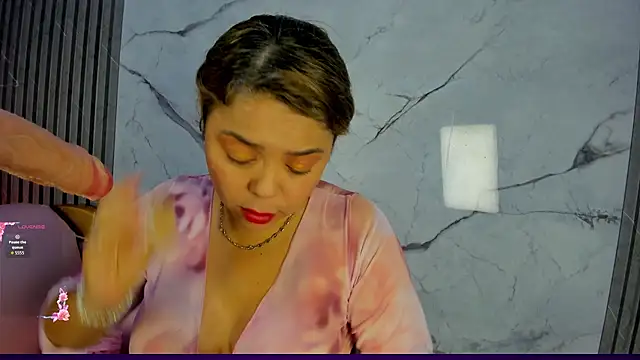 Snapshot of shayra_boobs2 chatting on July 2, 2026, 10:32 am shayra boobs2 online show from July 2, 2026, 10:32 am