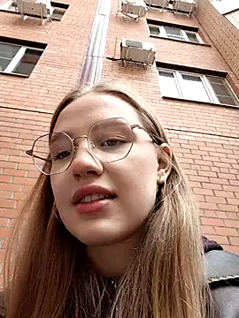 findwayout online show from April 18, 2026, 7:33 am