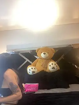 Snapshot of Moon_Magic666 chatting on February 20, 2026, 10:33 pm Moon Magic666 online show from February 20, 2026, 10:33 pm