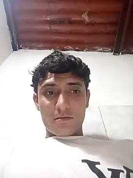 maikel23grande online show from December 14, 2025, 4:29 am