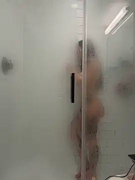 Lexiiskyyxo online show from March 18, 2026, 1:02 pm