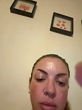 Carlafeet online show from June 24, 2026, 7:18 am