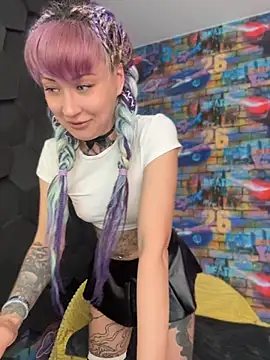 Snapshot of Tattoo__Moon chatting on May 18, 2026, 4:07 am Tattoo Moon online show from May 18, 2026, 4:07 am