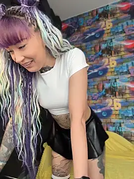 Snapshot of Tattoo__Moon chatting on May 28, 2026, 1:24 am Tattoo Moon online show from May 28, 2026, 1:24 am