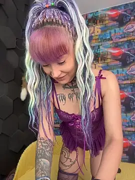 Snapshot of Tattoo__Moon chatting on May 6, 2026, 12:25 am Tattoo Moon online show from May 6, 2026, 12:25 am