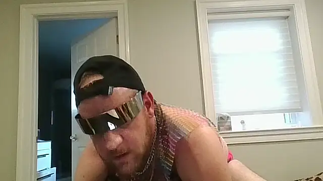 Snapshot of BeefyNcloudy chatting on August 5, 2026, 6:13 pm BeefyNcloudy online show from August 5, 2026, 6:13 pm