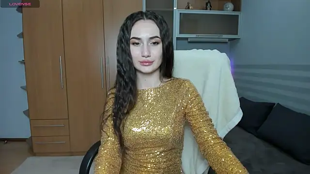 MiraaLes online show from April 18, 2026, 7:18 pm