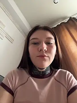 FionaMurr online show from April 21, 2026, 2:51 am